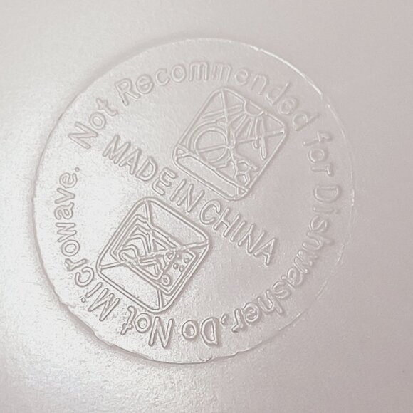 Vintage Melamine Plastic Green Dessert Plates Pink Tulips 8" Set of 2 - Picture 6 of 10